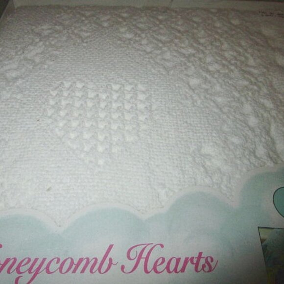 VTG Owen HONEYCOMB Hearts BABY Blanket AFGHAN Jacquard FRINGE Soft COTTON Crib - Picture 2 of 8